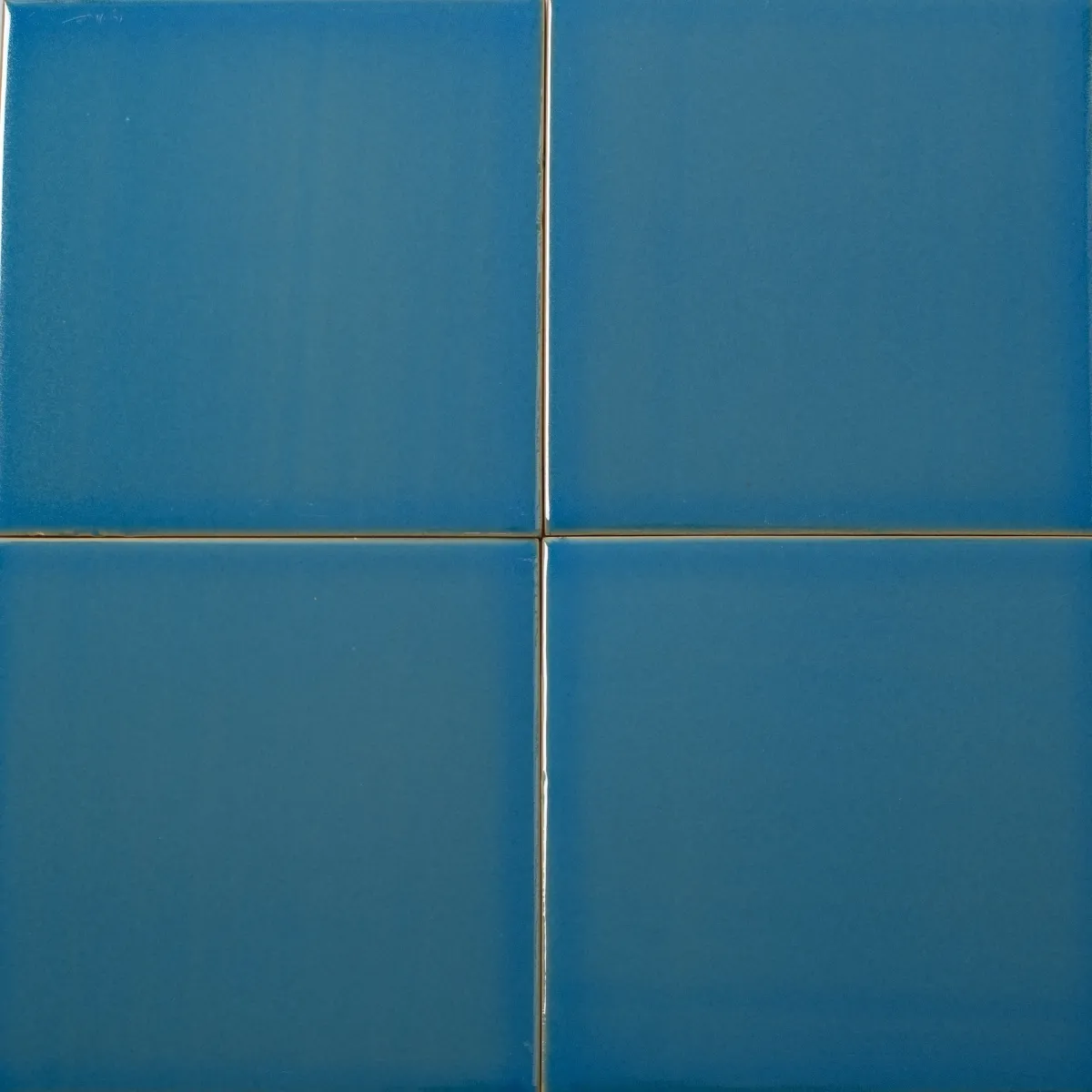 <h3>AZUL T6</h3><small>Colections and Tiles, Azulejos Vidrados Lisos</small>