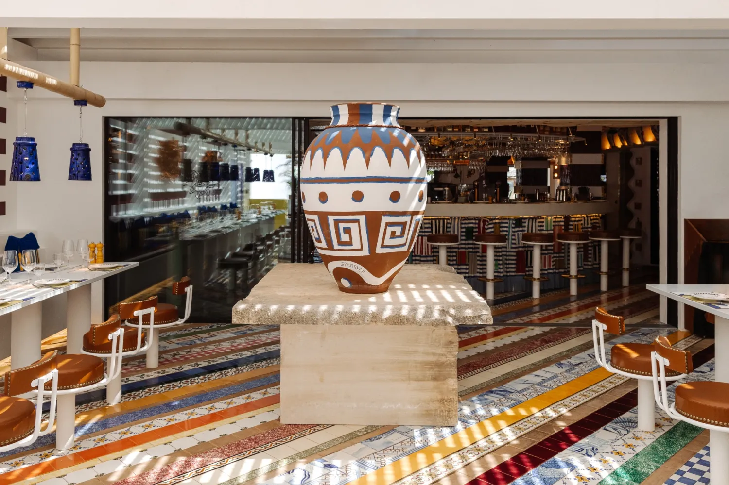 JNcQUOI Deli Comporta Restaurant