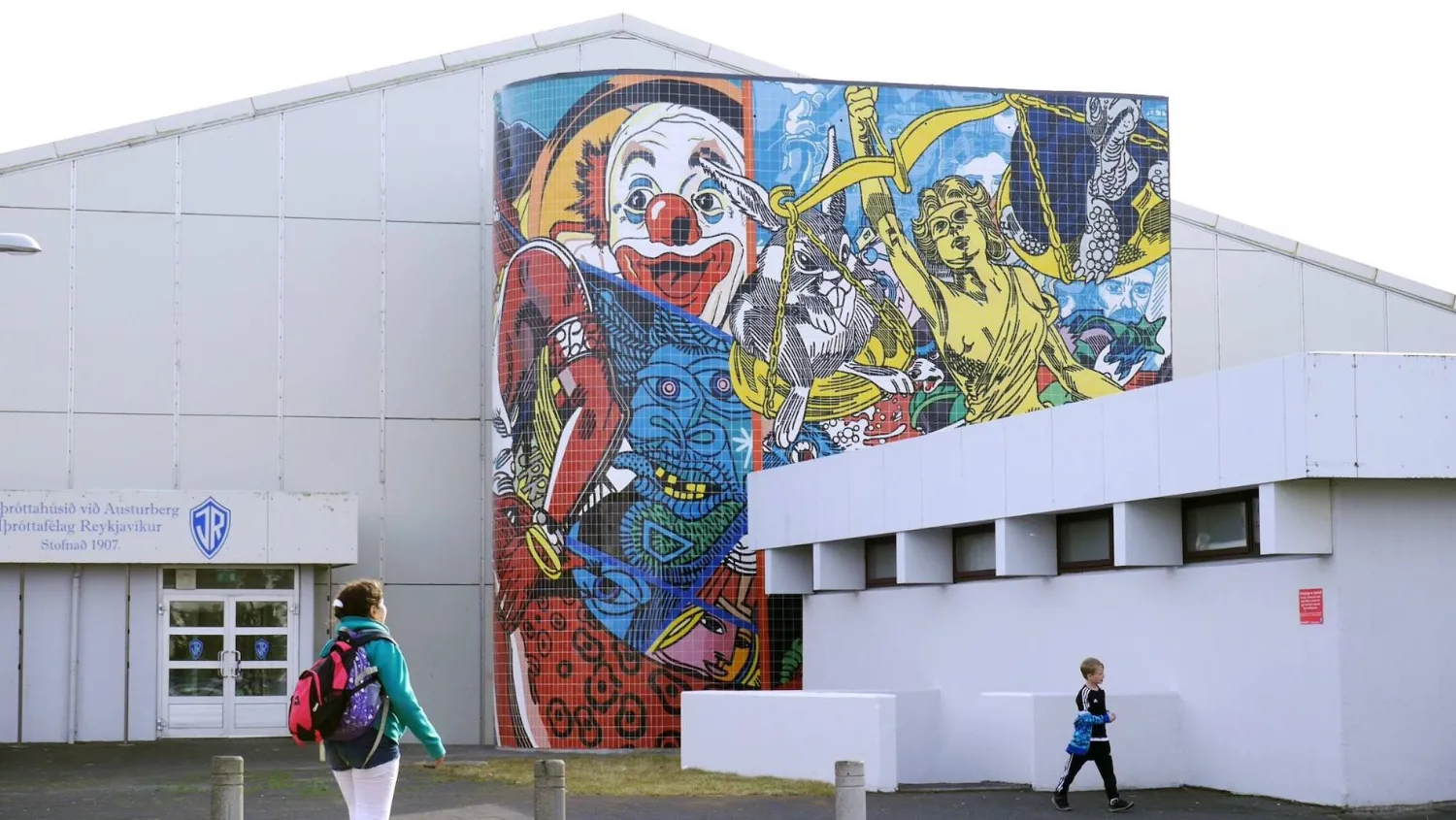 Queen of the Jungle Sport Centre Mural