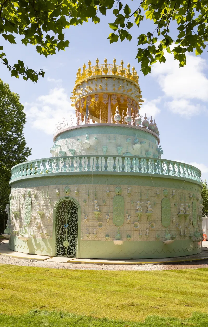 L’incroyable Wedding Cake en céramique de Joana Vasconcelos