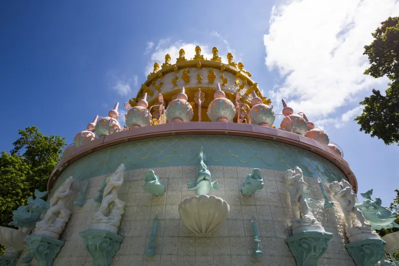 L’incroyable Wedding Cake en céramique de Joana Vasconcelos